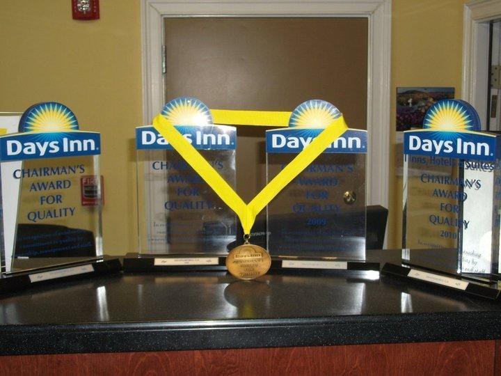 Days Inn & Suites By Wyndham Swainsboro Exterior foto